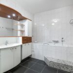 Appartement Middelharnis Gedempt Kanaal 52 badkamer