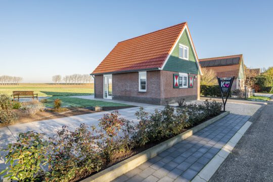 Vrijstaande recreatiewoning Ooltgensplaat Steigerdijk 11 - 34 voorzijde