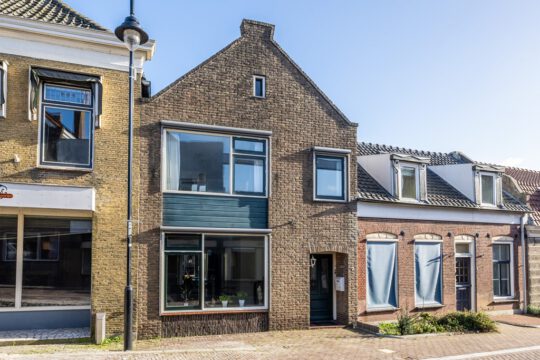 Tussenwoning Den Bommel Voorstraat 7 voorzijde