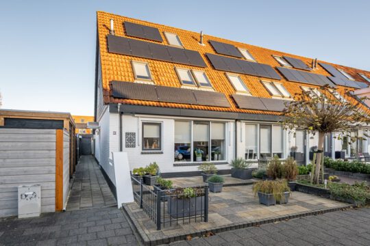 Hoekwoning Sommelsdijk Pimpelmees 10 voorzijde