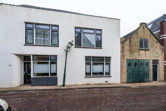 Tussenwoning Sommelsdijk Sint Joris Doelstraat 3 voorzijde