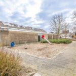 Tussenwoning Sommelsdijk Kluut 8 speeltuin