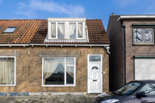 Tussenwoning Sommelsdijk Oudelandsedijk 59 voorzijde