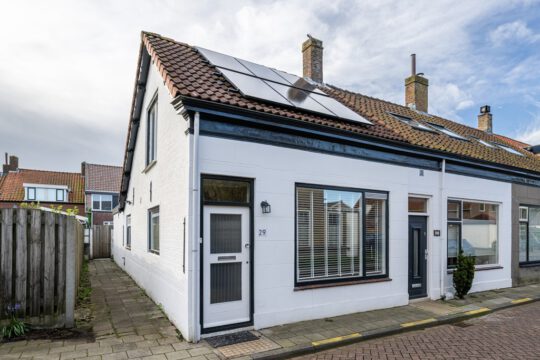 Hoekwoning Stellendam Bosschieterstraat 29 voorzijde