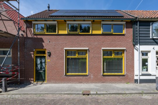 Tussenwoning Nieuwe-Tonge Zuiddijk 32 voorzijde