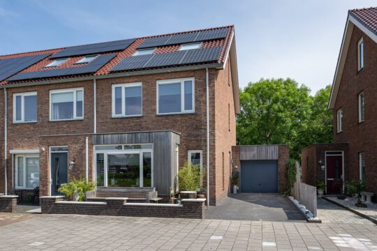 Hoekwoning Stellendam Langeweg 44 voorzijde