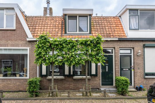 Tussenwoning Sommelsdijk Westelijke Achterweg 39 voorzijde