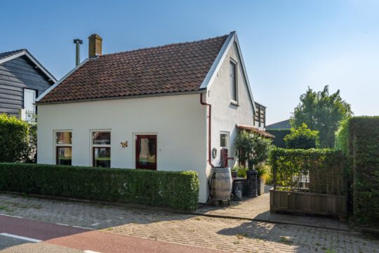 Vrijstaande woning Stad aan 't Haringvliet Molendijk 71 voorzijde