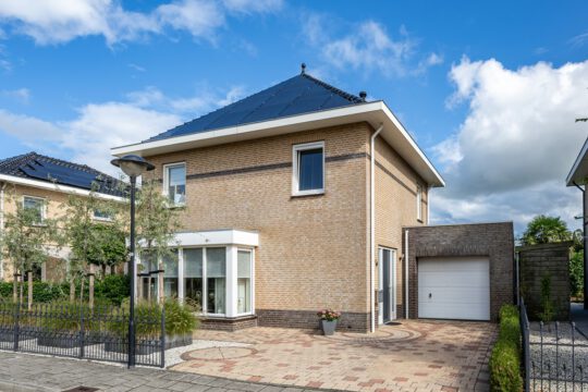 Vrijstaande woning Oude-Tonge Crispijn 36 voorzijde