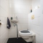 Hoekwoning Middelharnis Singelkade 76 toilet