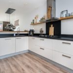 Hoekwoning Middelharnis Molenplein 18 keuken
