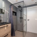 Hoekwoning Middelharnis Juliana van Stolberglaan 12 badkamer