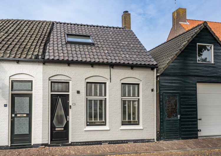Woning Weeshuisstraat 21