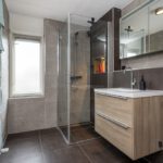 Tussenwoning Oude-Tonge Melkweg 55 badkamer