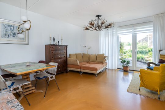 Tussenwoning Herkingen Oude Boomgaard 24 woonkamer