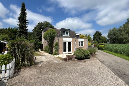 Recreatiewoning Ooltgensplaat Havendijk 12-48 voorzijde